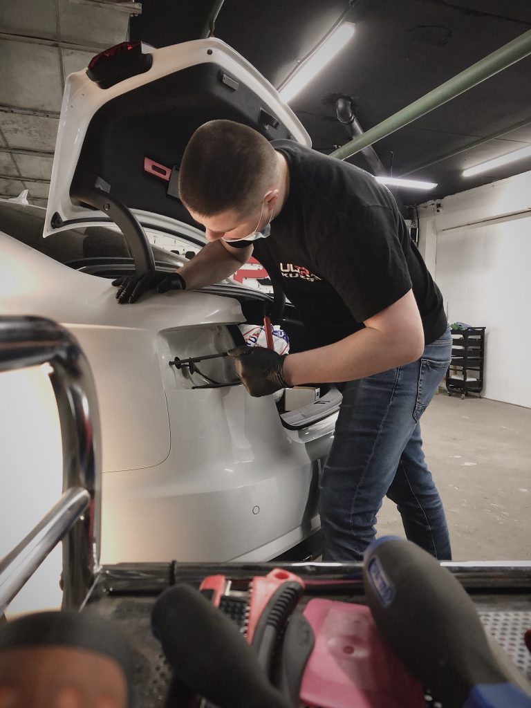 Ultrakuzov - Ремонт и Удаление вмятин без покраски в ЮЗАО - Ultrakuzov